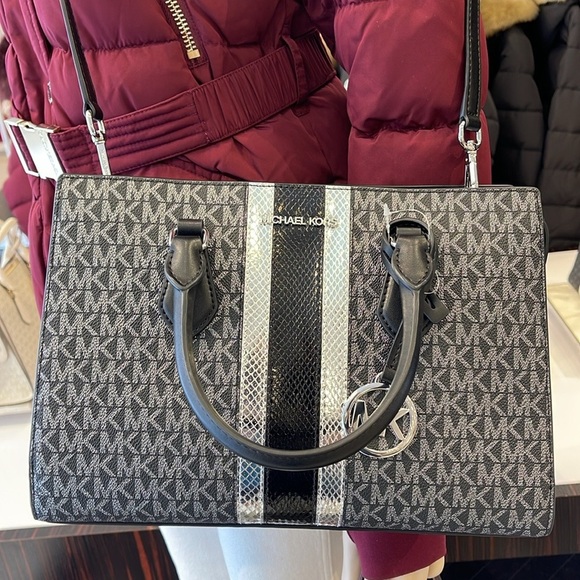 Michael Kors Sheila Medium Signature Logo and Metallic Satchel Crossbody CZ NWT - Picture 15 of 16